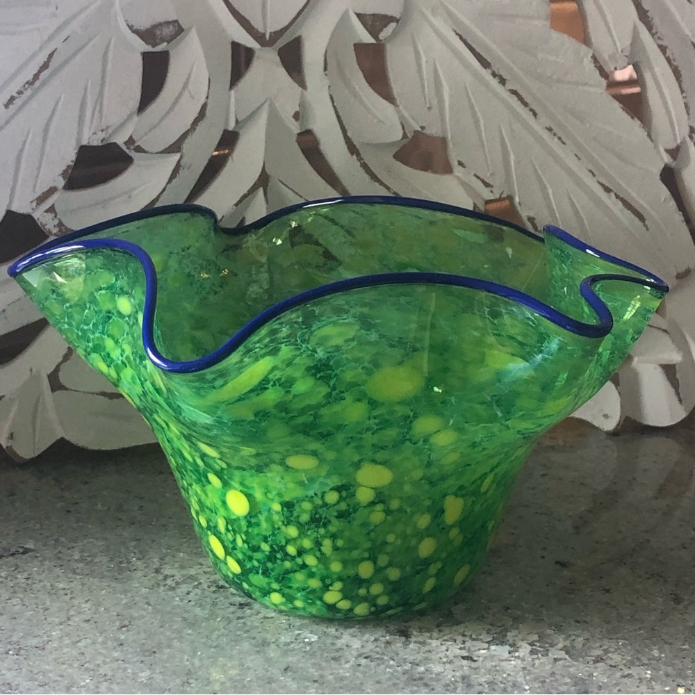Studio Art Glass Bowl, Artist Signed/Dated '04, Hand Blown, 5' x5', Beautiful!